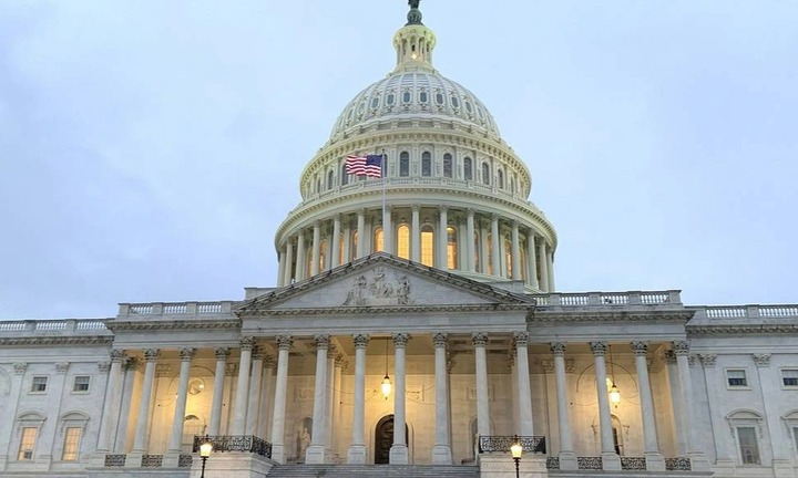 Chính phủ Mỹ đóng cửa, hơn 750.000 nhân viên liên bang phải nghỉ việc