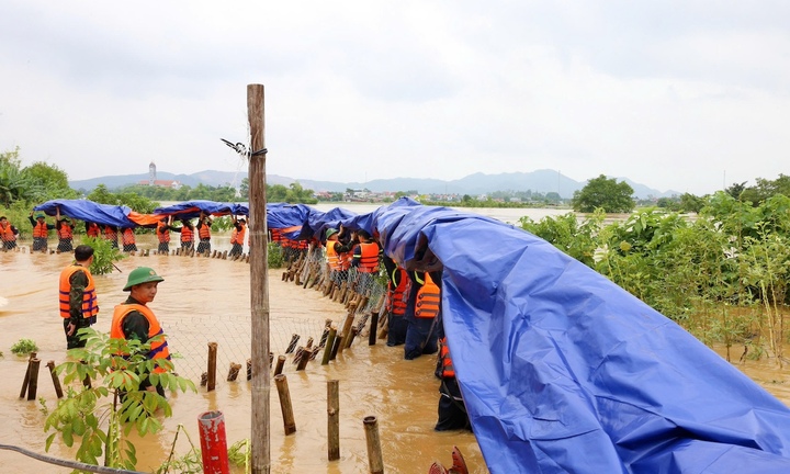 Nhanh chóng khống chế sự cố tràn đê tại Thái Nguyên