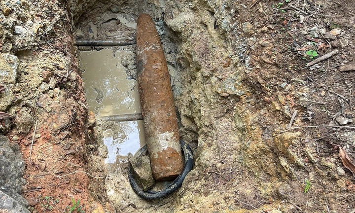 Người dân bất ngờ phát hiện bom “khủng” dài hơn 1 mét, nặng hơn 2 tạ tại Đà Nẵng