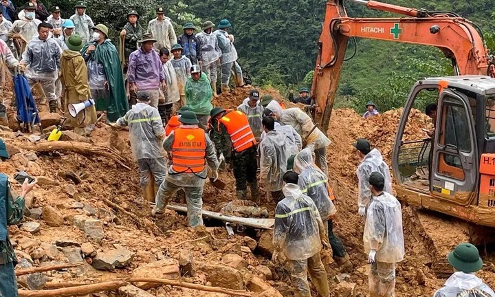 Vụ đất đá vùi lấp 4 người ở Tuyên Quang: Tìm thấy một thi thể