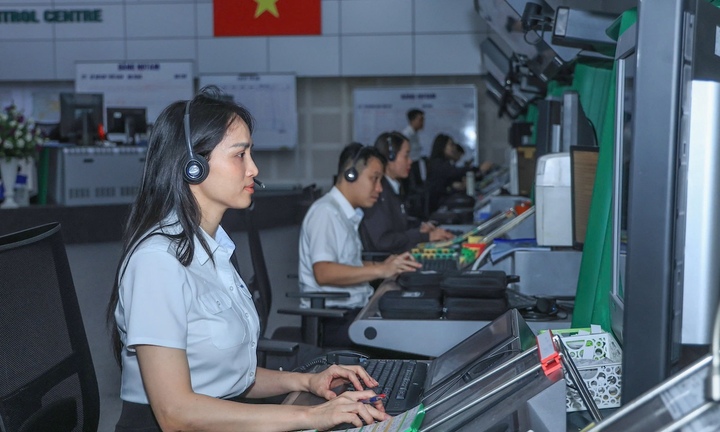 Khẩn trương khắc phục hư hỏng thiết bị, bảo đảm tuyệt đối an toàn điều hành bay