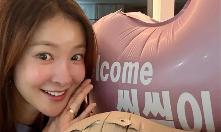 Nữ diễn viên đình đám công bố mang thai với chồng cũ đại gia sau 4 tháng ly hôn