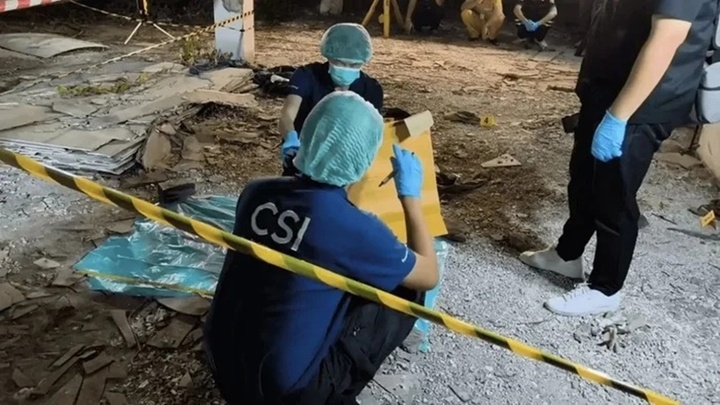 Vừa tìm lại được điện thoại, người đàn ông phát hiện sự thật động trời trong album ảnh