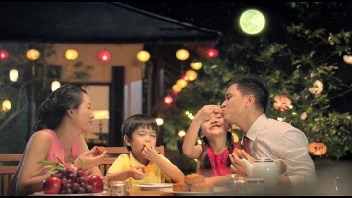 Tham gia tiệc Trung thu của công ty, tôi ngỡ ngàng khi phát hiện bí mật của nam đồng nghiệp thầm mến từ lâu