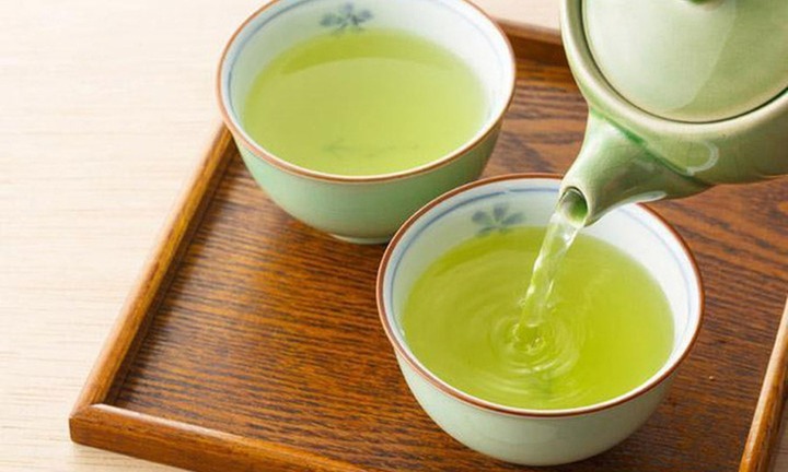 Khi nào uống nước chè xanh sẽ hỗ trợ thải độc gan hiệu quả?