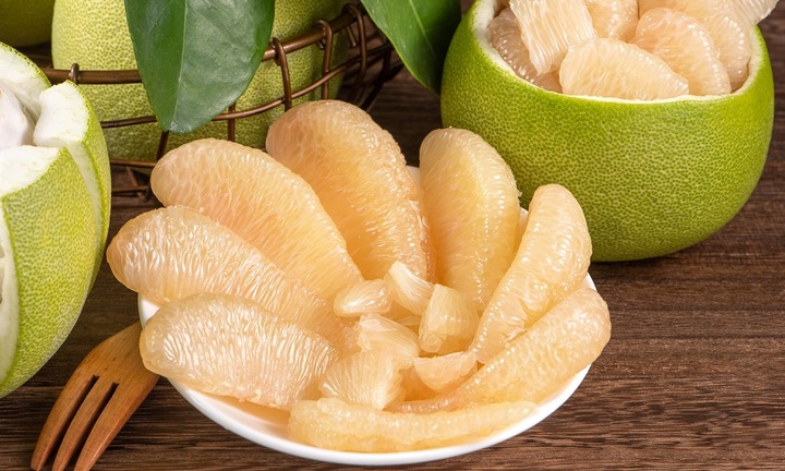 Người mắc bệnh thận có nên ăn bưởi không