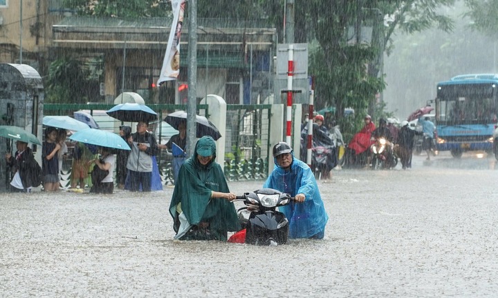 Ứng phó hoàn lưu bão Matmo, Hà Nội hỏa tốc thông báo linh hoạt điều chỉnh kế hoạch dạy học