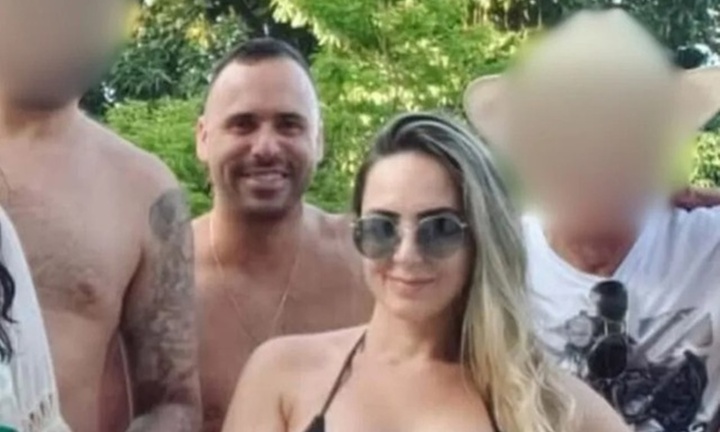 Clip: Hoảng hồn phát hiện bố mẹ tử vong trong bồn tắm sau sinh nhật con gái