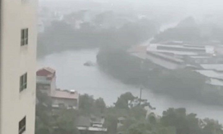 Khoảnh khắc tia sét