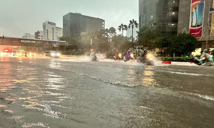Hà Nội mưa lớn, các trường 