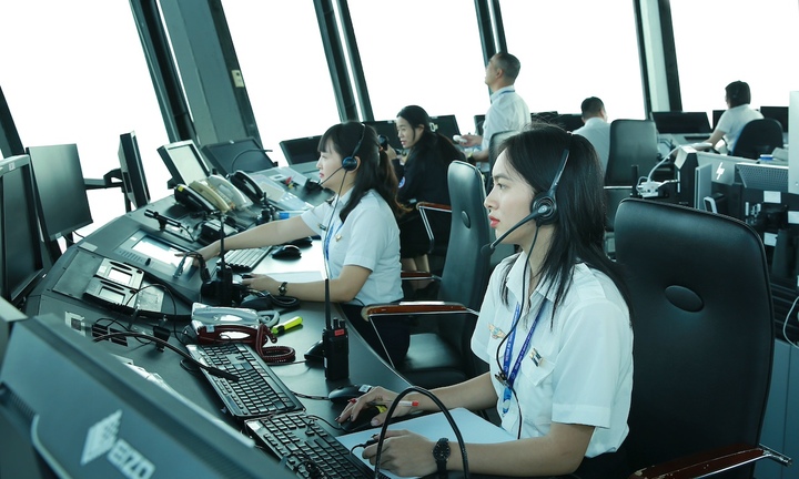 Căng mình điều hành các chuyến bay trước diễn biến thời tiết xấu và phức tạp