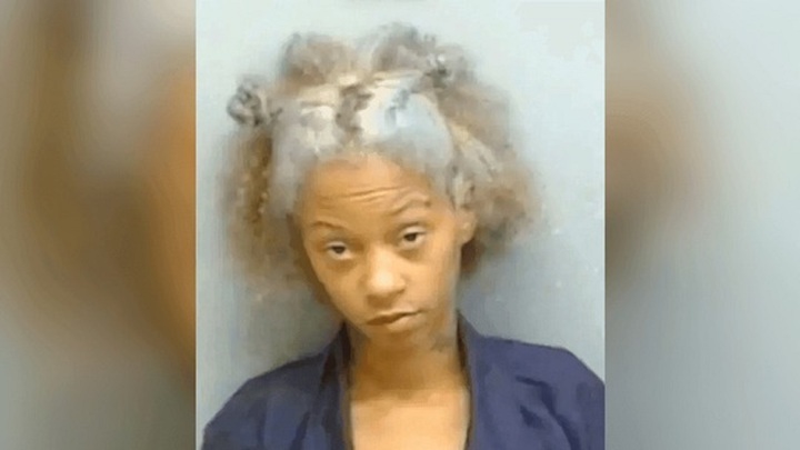 Cậu bé 7 tuổi tử vong thương tâm do kẹt đầu vào cửa sổ ô tô, người mẹ bị bắt 