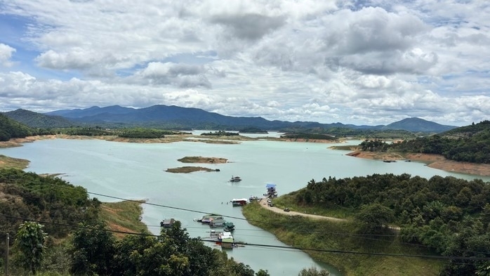 Phát hiện thi thể nam giới nổi trên hồ thủy điện Hàm Thuận