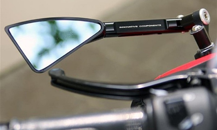 Dùng gương chiếu hậu xe máy loại nào để không bị phạt?