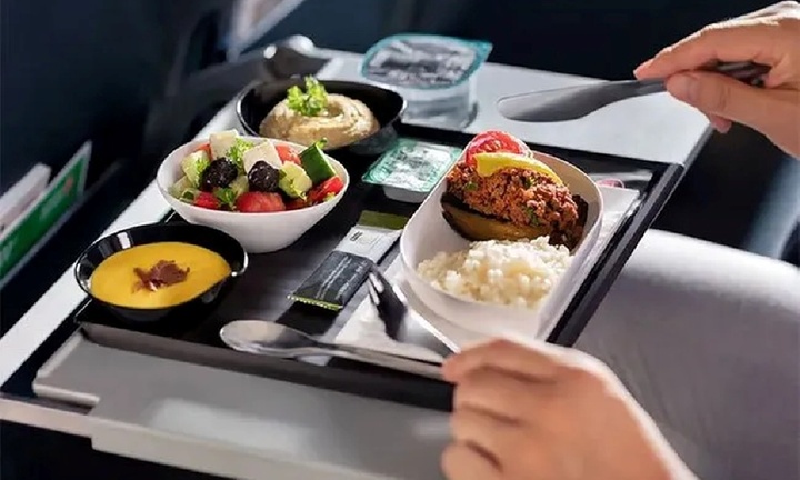 Khách ăn chay trường tử vong sau khi ăn nhầm suất ăn có thịt trên máy bay