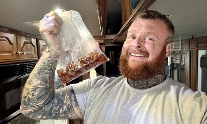 Tài xế nguy kịch sau khi ăn hết 3 kg kẹo dẻo trong 3 ngày