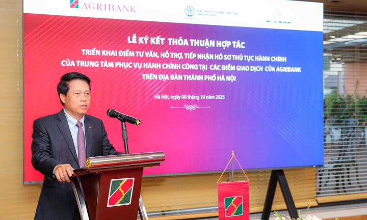 Agribank và TT Phục vụ Hành chính công TP Hà Nội hợp tác triển khai mô hình hỗ trợ người dân thực hiện dịch vụ công tại điểm giao dịch của ngân hàng