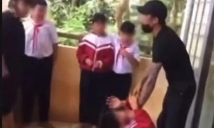 Công an xác minh vụ phụ huynh xông vào trường túm cổ áo, đánh nam sinh lớp 6