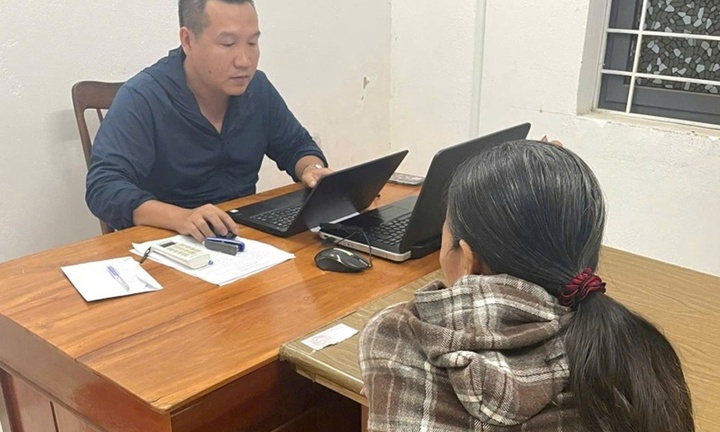 Người phụ nữ trộm 23,5 chỉ vàng của hàng xóm, lén trả lại rồi đến công an đầu thú