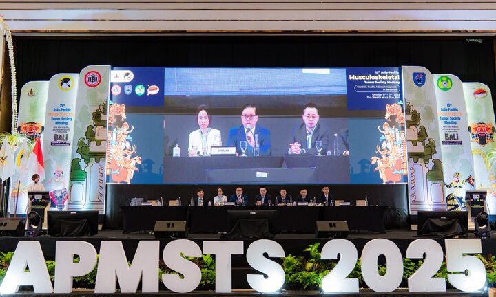 Chuyên gia quốc tế “kinh ngạc” trước bước tiến của Vinmec trong điều trị ung thư xương