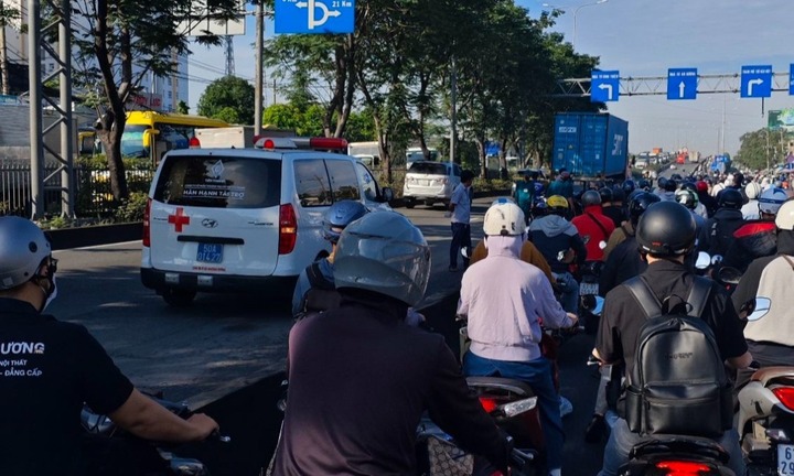 Tai nạn giao thông ở TP.HCM, bé gái tử vong thương tâm trên đường đến trường