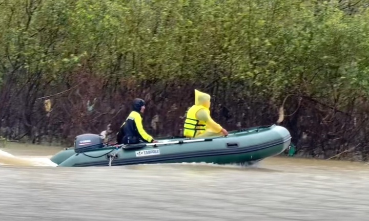 Vụ nghi vấn bố ôm 2 con gái lao xuống sông Lam: Hé lộ nguyên nhân ban đầu