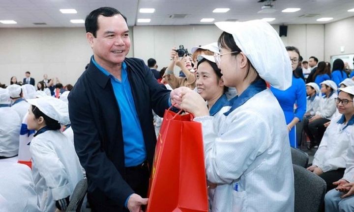 Tin vui: Ai sẽ được công đoàn tặng quà lên đến 1,3 triệu đồng vào dịp Tết Nguyên đán Bình Ngọ 2026?