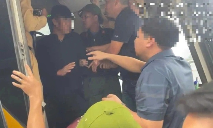 Vụ xô xát ở quán trà sữa khiến 1 người bị thương: Bắt 3 nghi phạm trên xe khách