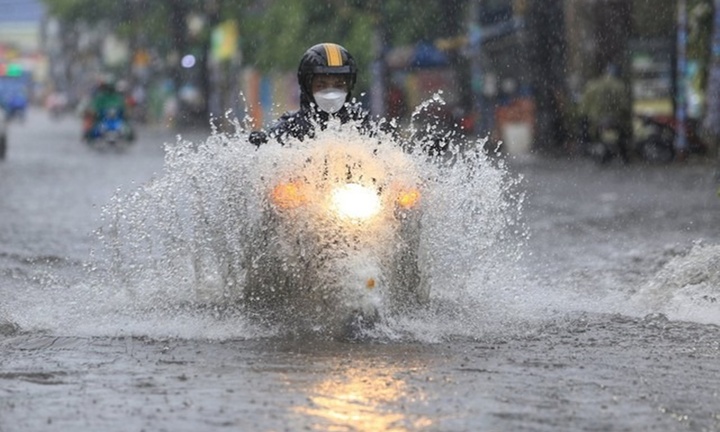 Những tỉnh thành nào dự báo là trọng tâm mưa lớn do ảnh hưởng bão số 12 và không khí lạnh? 