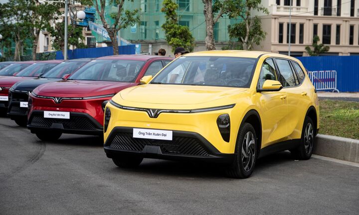 Tài xế Limo Green: “Đầu tư ít, hoàn vốn nhanh, một người chạy xe có thể nuôi cả nhà”