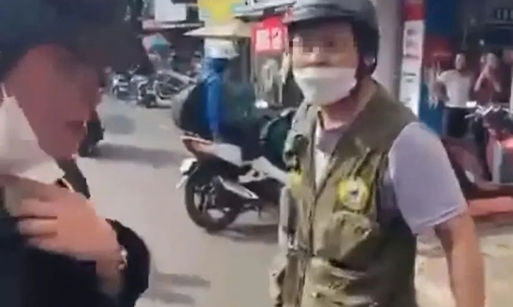 Danh tính người đàn ông lao vào đánh người rồi hỏi: 