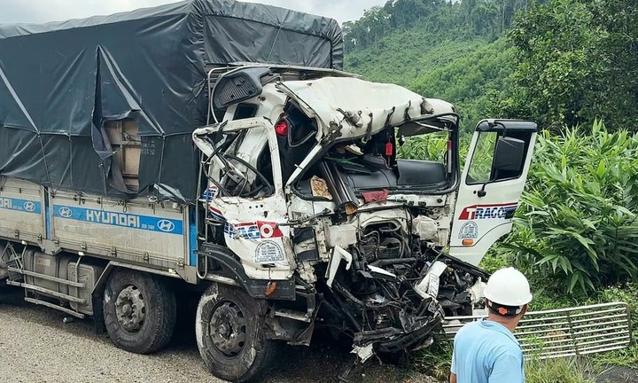 Tin tức tai nạn giao thông mới nhất ngày 21/10: 2 xe máy va chạm, 3 người thương vong