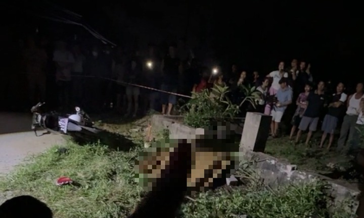 Hiện trường vụ tai nạn giao thông ở Thanh Hóa: Tông vào cột mốc ven đường, đôi nam nữ thương vong