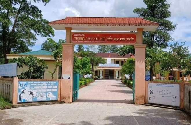 Tin tức giáo dục 24h: Tiếp tục đình chỉ Phó Hiệu trưởng trong vụ 40 học sinh nghi ngộ độc thực phẩm