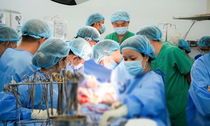 5 cuộc đời được hồi sinh sau khi ghép tạng của người phụ nữ chết não do tai nạn giao thông