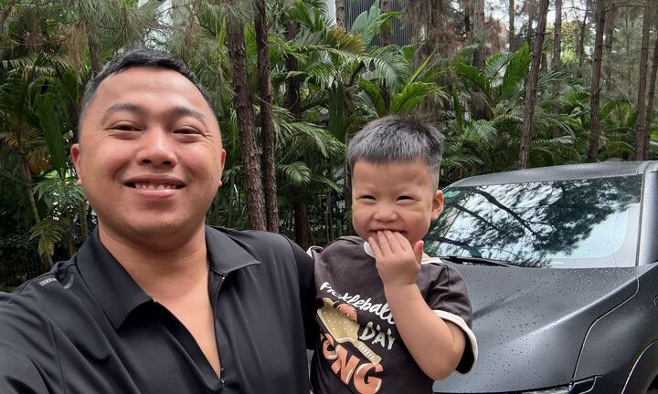 Thầy dạy lái xe bằng VinFast VF 7 chạy 55.000 km sau 9 tháng: “Tiết kiệm 150 triệu đồng/năm, học viên khen sướng hơn xe xăng”