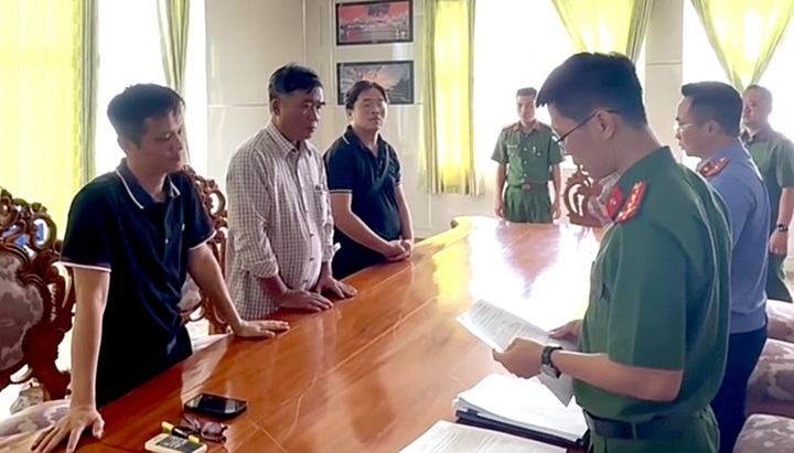 Khởi tố, bắt tạm giam ông Đậu Thế Anh