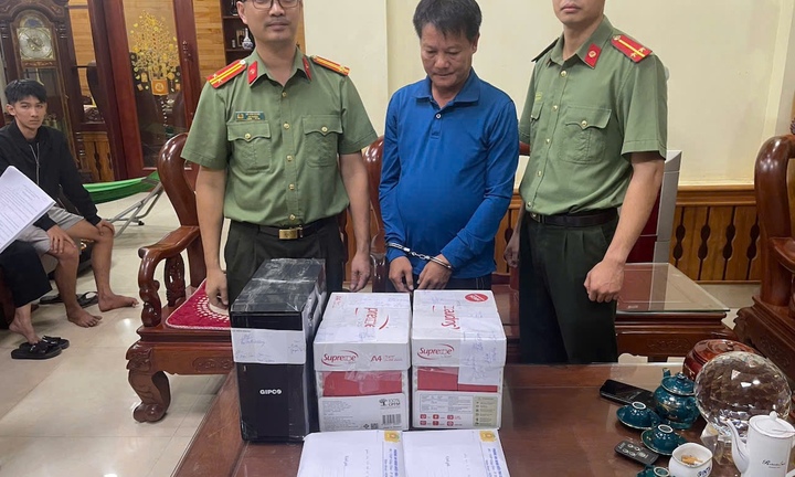 Bắt tạm giam đối tượng trong vụ án “Vi phạm quy định về khai thác tài nguyên”