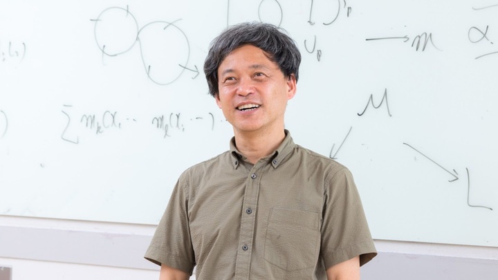 Giáo sư toán 66 tuổi đoạt giải thưởng trị giá 1,2 triệu USD là ai?