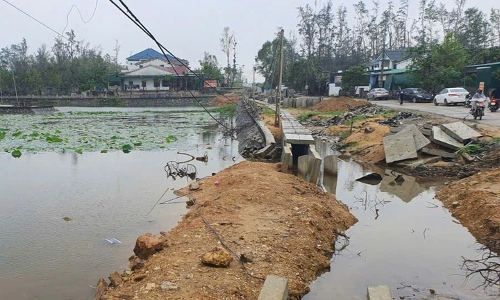 Nam sinh lớp 11 bị điện giật tử vong khi đi câu cá