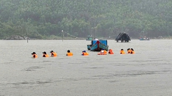 Quảng Ngãi: Đi thả lưới bắt cá, người đàn ông đuối nước tử vong thương tâm