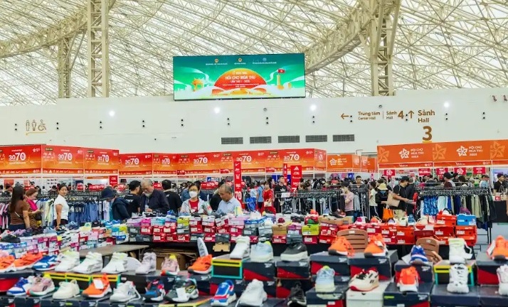 Choáng ngợp giữa Hội chợ Mùa Thu 2025: Mua - Ăn - Chơi - Chill - Check-in cả tuần không hết