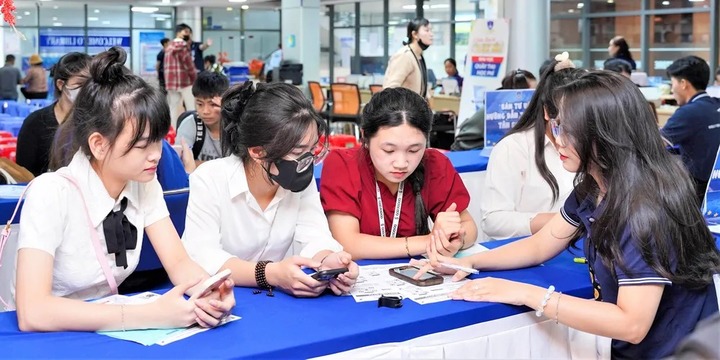 Tuyển sinh 2026: Hàng loạt trường đại học lớn quay lưng với học bạ, cánh cửa nào cho sĩ tử 2K8