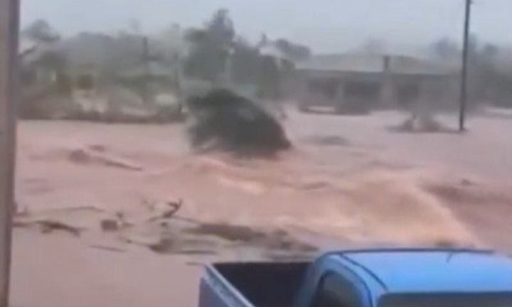 Siêu bão Melissa mạnh nhất hành tinh đổ bộ Jamaica, nhiều khu vực chìm trong biển nước, cảnh báo nguy hiểm từ cá sấu