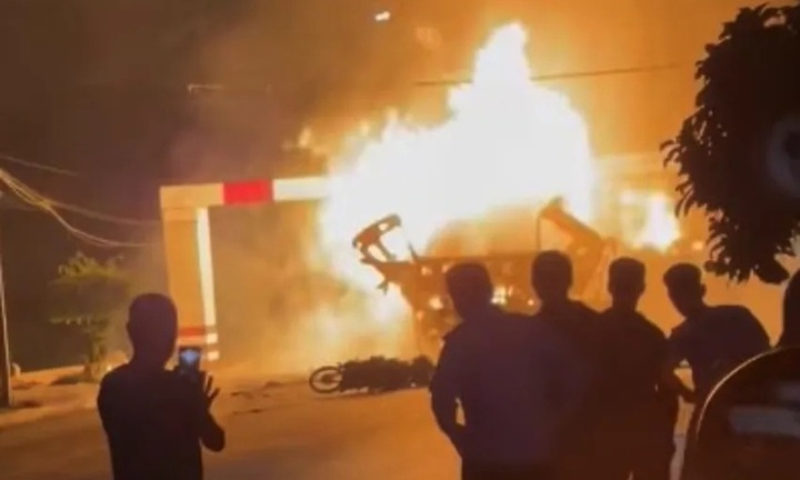 Vụ xe bồn va chạm với barie ở Hưng Yên bị cháy trơ khung: Công an thông tin chính thức