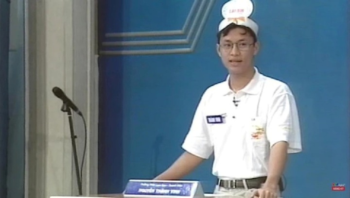 Á quân Olympia từng đóng phim ăn khách nhất thập niên 2000, được phong Phó Giáo sư ở tuổi 39