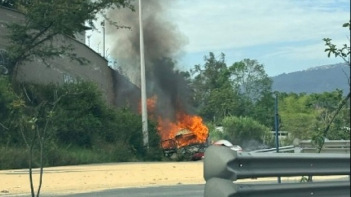 Clip: Hiện trường vụ va chạm liên hoàn 8 phương tiện, 10 người thương vong