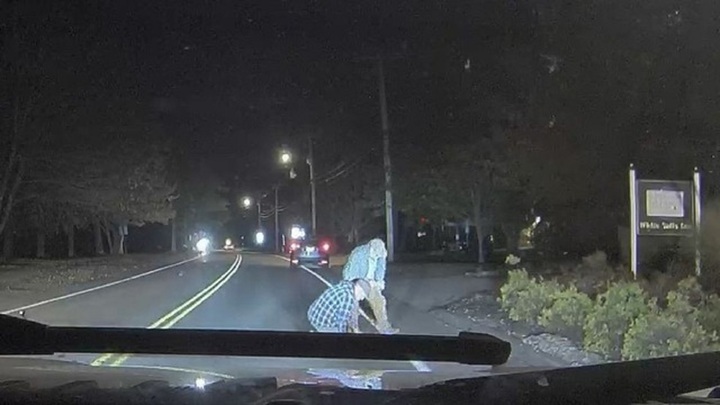 Tìm kiếm người đàn ông mặc áo sơ mi xanh nhặt 194 triệu đồng rơi từ ô tô nhưng không trả lại