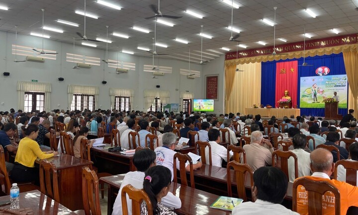‘Bác sỹ nông học’ về với miền Tây mùa nước nổi - Khi khoa học sát cánh cùng đồng ruộng