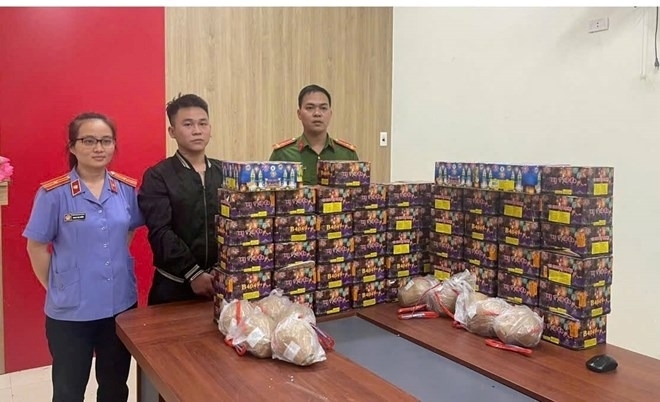 Bắt giữ đối tượng Trần Văn Dũng buôn hơn 1 tạ pháo nổ từ nước ngoài về Nghệ An